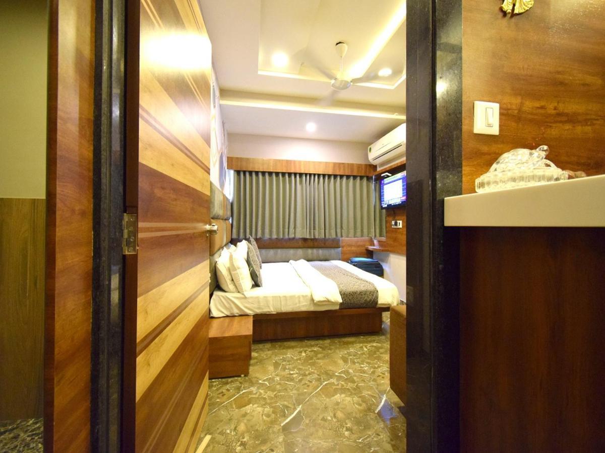 Hotel Lake Palace Ahmedabad Eksteriør bilde
