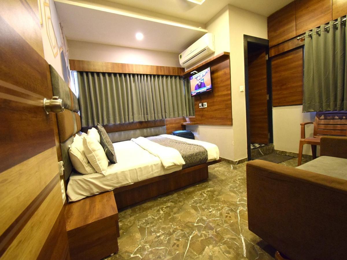 Hotel Lake Palace Ahmedabad Eksteriør bilde