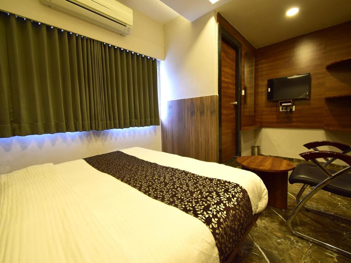 Hotel Lake Palace Ahmedabad Eksteriør bilde
