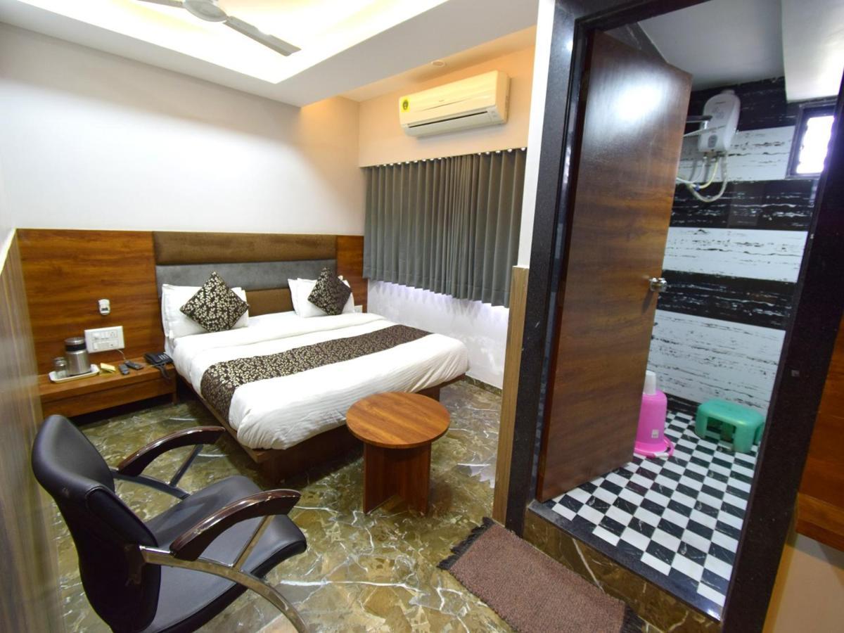 Hotel Lake Palace Ahmedabad Eksteriør bilde
